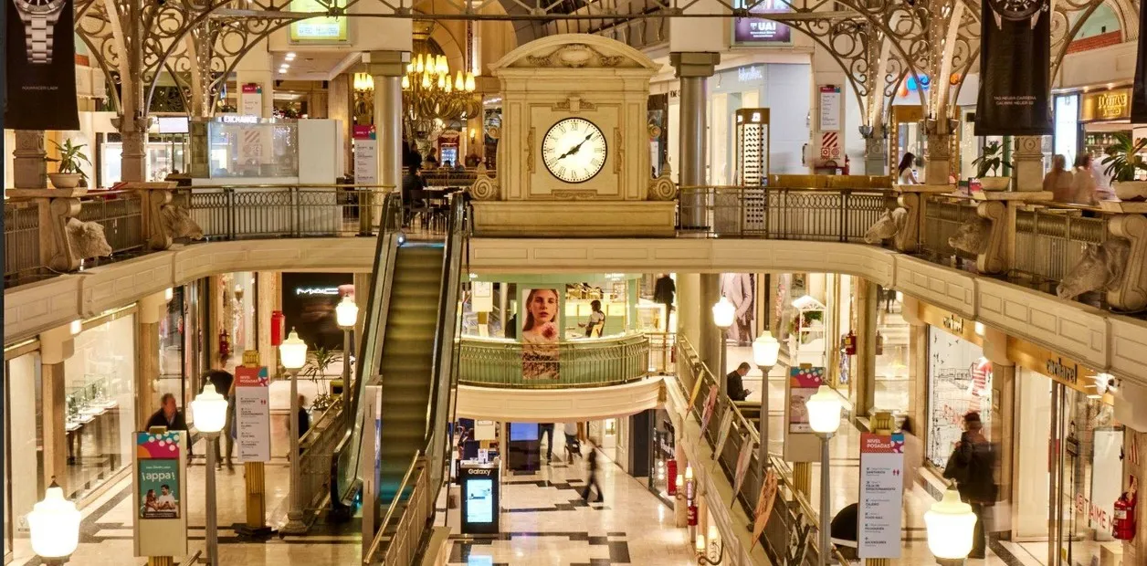 ¿Quién es el cliente incógnito que utilizan los shoppings de lujo para diseñar sus locales?